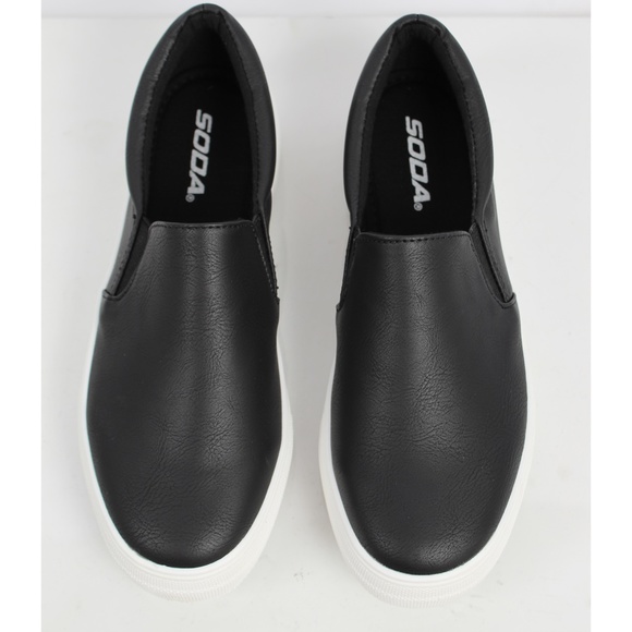 Size 7.5 Black Faux Leather Elastic Slip On Sneaker Shoes - Picture 4 of 6